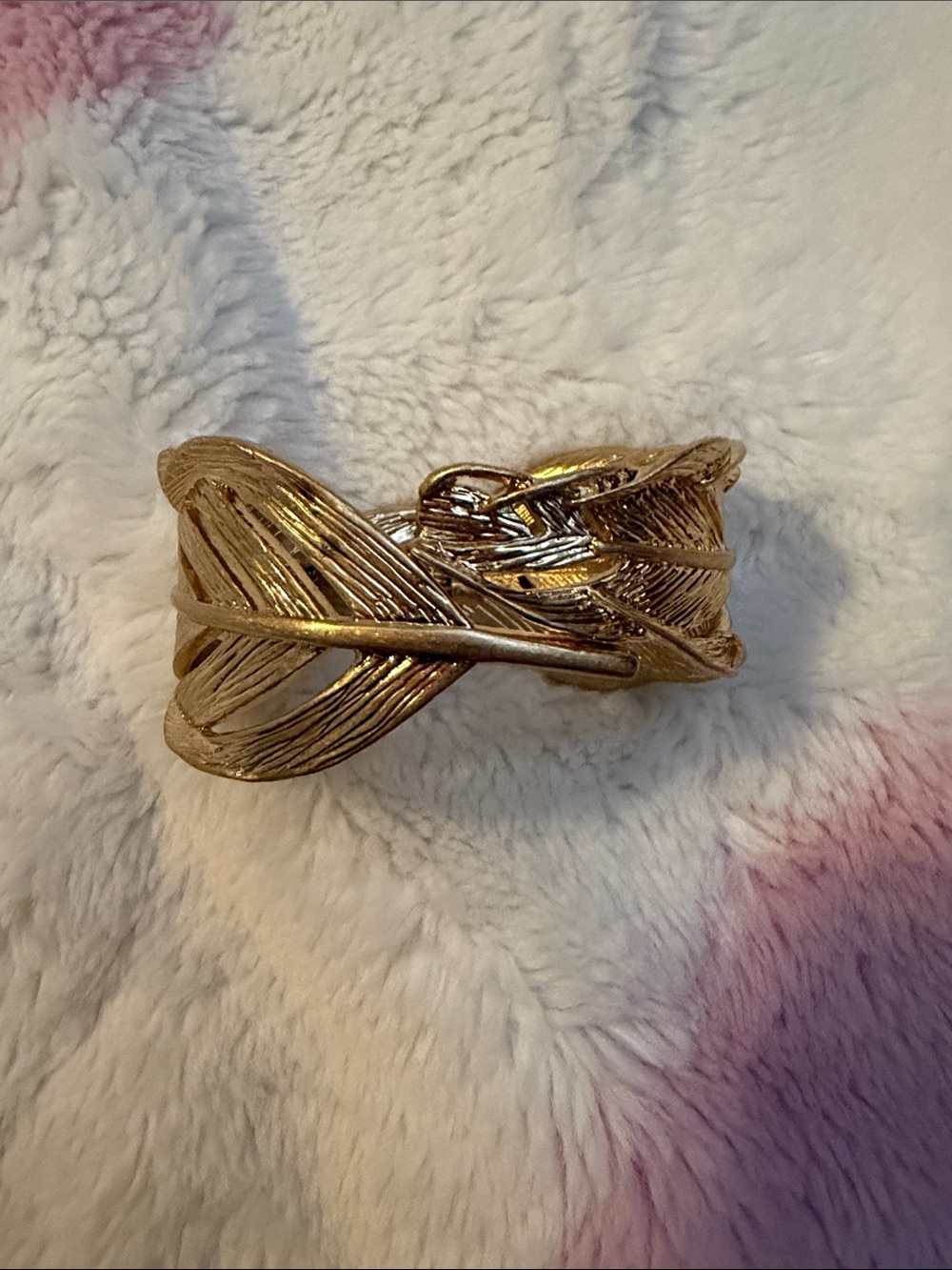 Chloe + Isabel leaf hinged bracelet